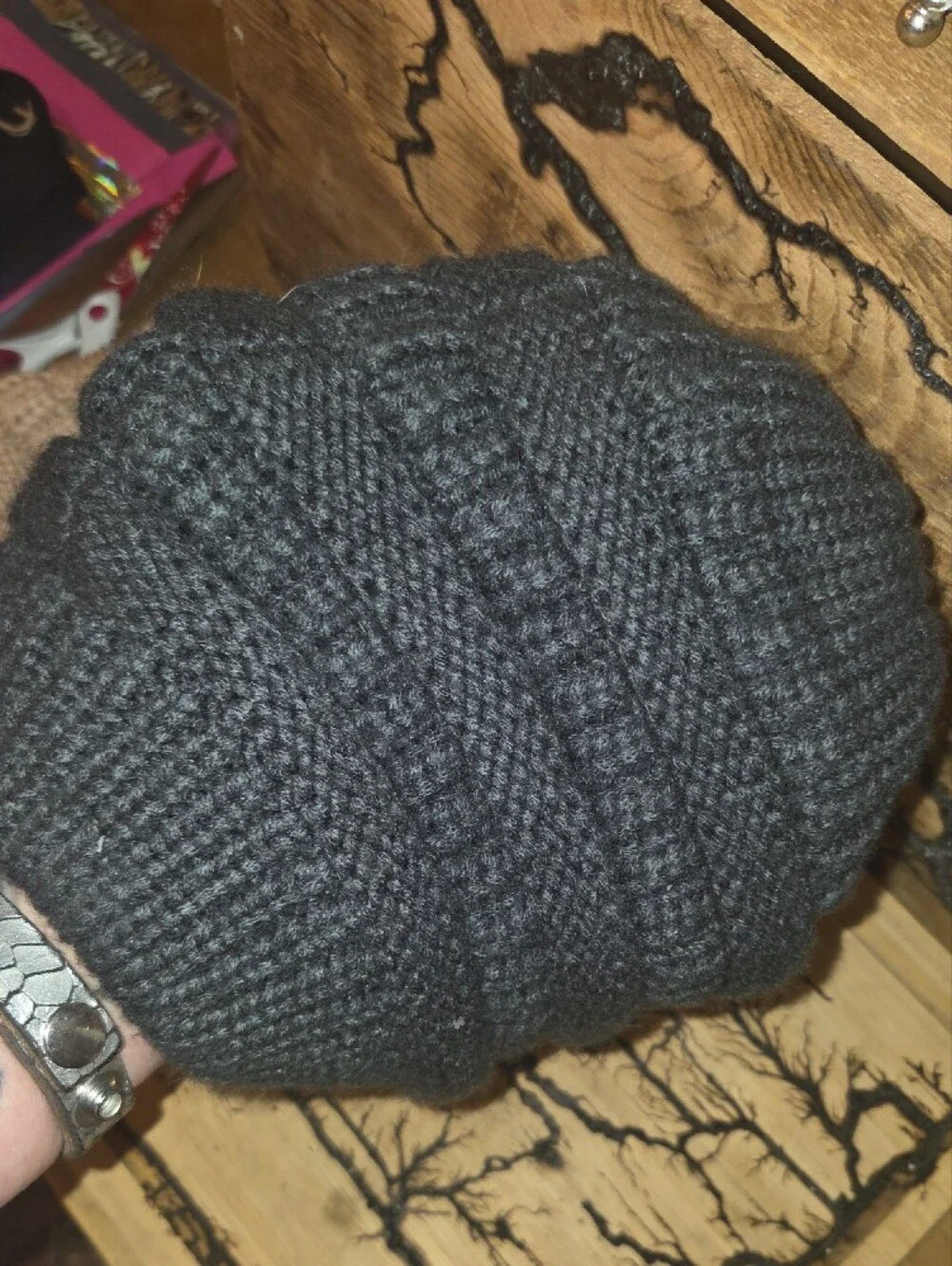 QUEENFUR Knit Beanie Duo - Blush Tan & Charcoal